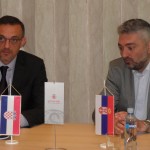 TESNE PRED ÚRADNÝM ZAČIATKOM